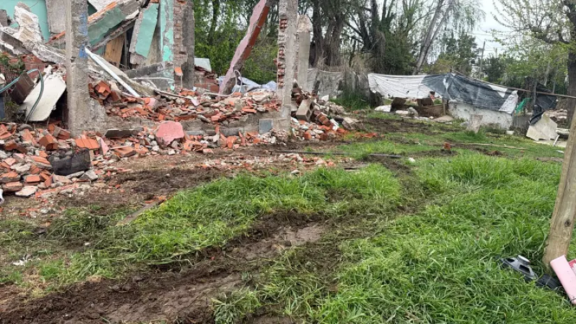 Limpieza de Terreno con Maquinaria en Rincón de Milberg, Tigre: Escombros de Demolición