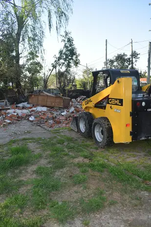 Limpieza de Terreno con Maquinaria en Rincón de Milberg, Tigre: Escombros de Demolición