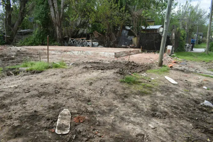 Limpieza de Terreno con Maquinaria en Rincón de Milberg, Tigre: Escombros de Demolición